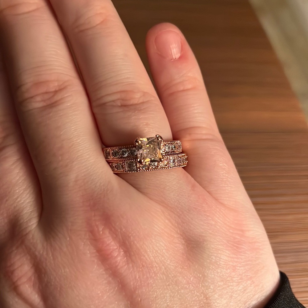 Amazing 2 ring set with rose quartz cubic zirconia stone on rose gold plating.